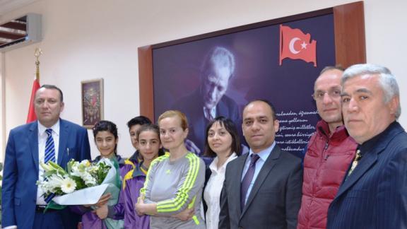 Eşref Bitlis Ortaokulu, Modern Biatlon Yarışması Koşu Birincileri İle Makam Ziyaretinde