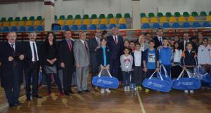 Türkiye Badminton Federasyonundan Malzeme Dağıtımı