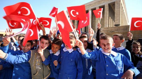 İlçe Millî Eğitim Müdürü Mehmet Yılmazın 23 Nisan Ulusal Egemenlik ve Çocuk Bayramı Mesajı