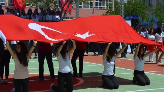 19 Mayıs Atatürkü Anma, Gençlik ve Spor Bayramı kutlandı