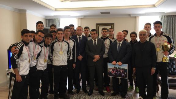 Genç Erkekler Türkiye Futbol Şampiyonu Olan Deneme Lisesinin Bakanlık Ziyaretleri