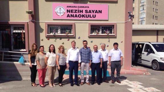 Çankaya İlçe Millî Eğitim Müdürü Mustafa ÖZEL Nezih Sayan Anaokulu ve Ahmet Barındırır Ortaokulunu ziyaret etti.