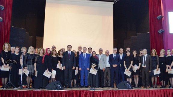 İlçe Millî Eğitim Müdürlüğü Türk Müziği Topluluğunun Hazırladığı Türk Müziği Konseri Gerçekleştirildi.