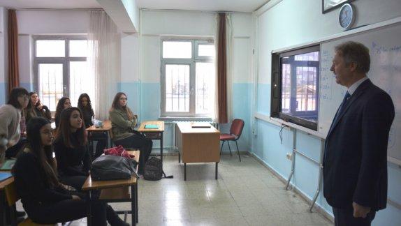 İlçe Millî Eğitim Müdürü Mustafa Özel, Şehit Feramil Ferhat Kaya Anadolu Lisesini Ziyaret Etti.